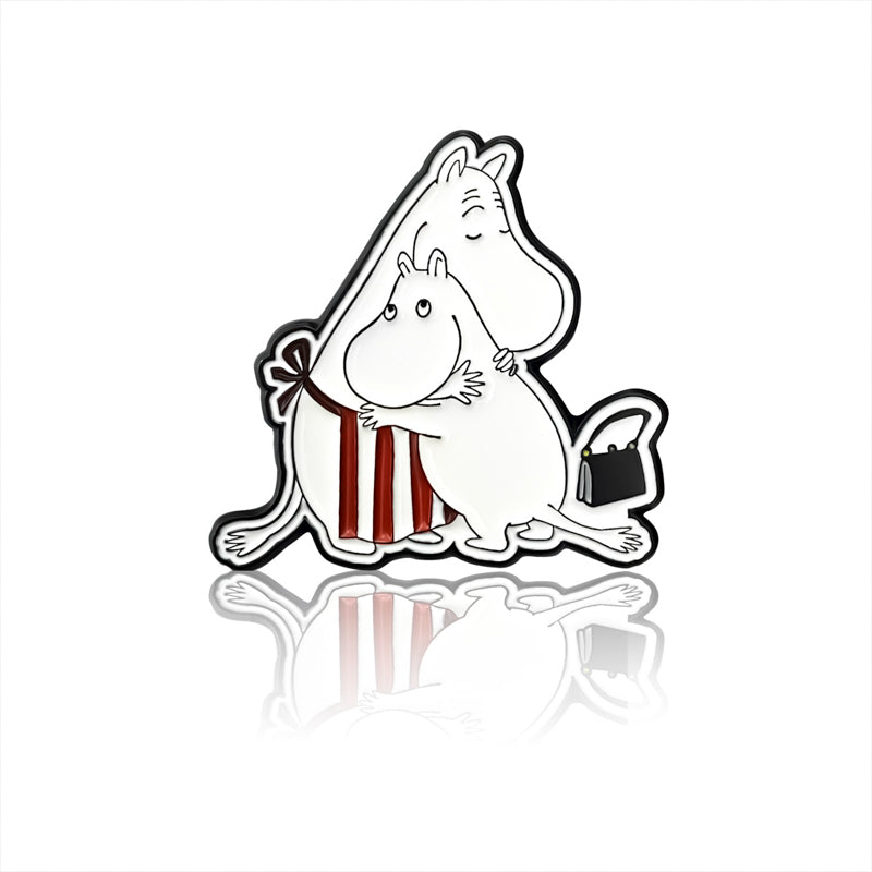 Moomin Enamel Pin Badge - Moomin and Mamma Hugging