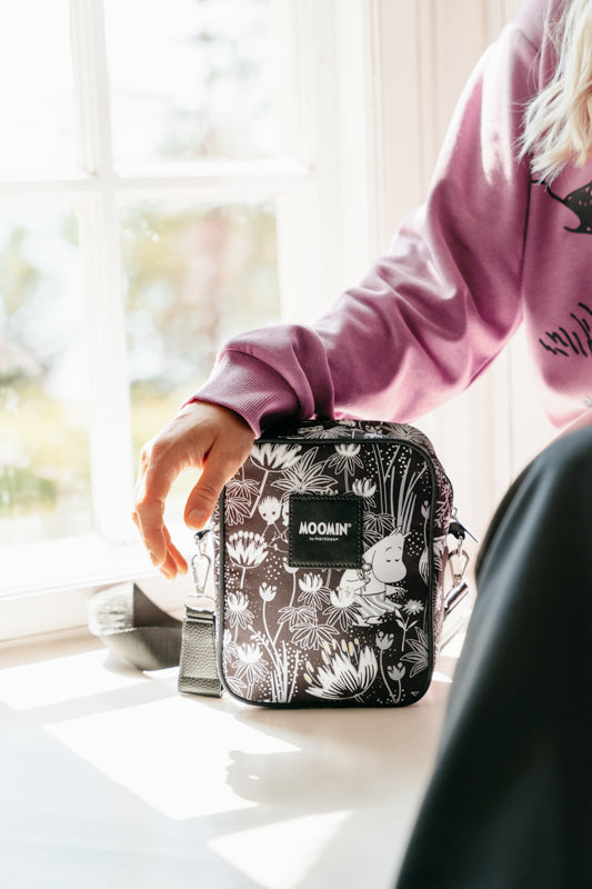 Moomin Vilijonkka Bag - Azalea, Black