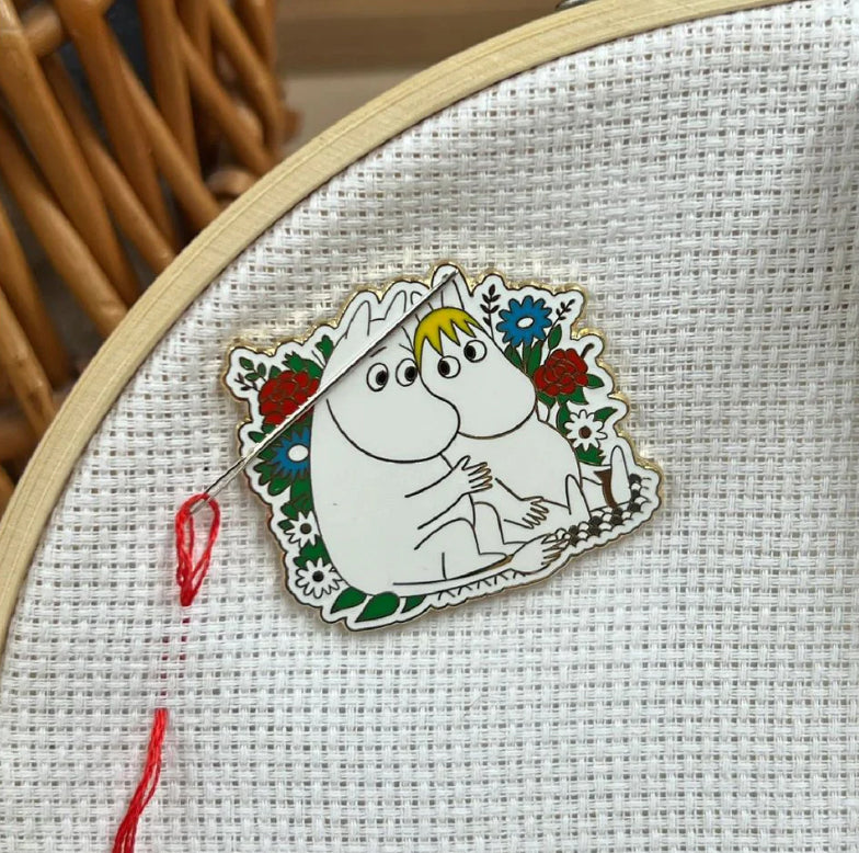 Needle Minder - Moomintroll And Snorkmaiden