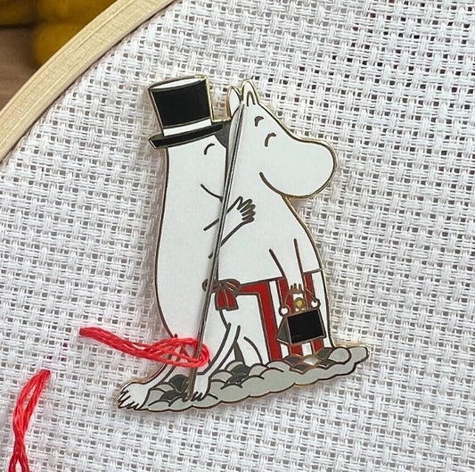 Needle Minder - Moominmamma And Moominpappa