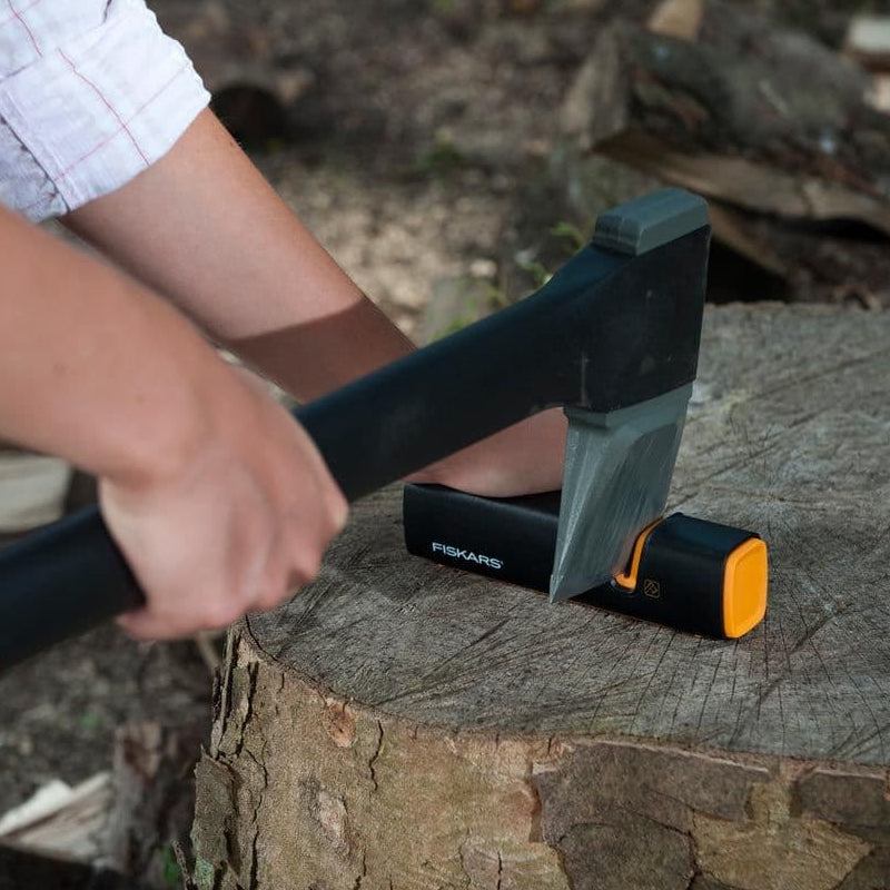 Fiskars Xsharp™ Axe & Knife Sharpener
