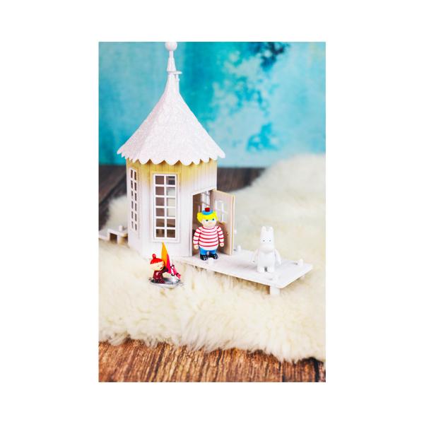 Frosty Bath House and 3 Figures